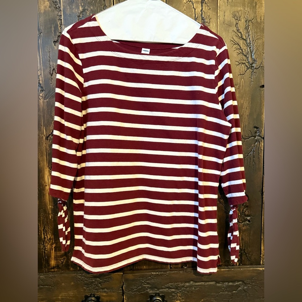 Old Navy Women’s Casual Top
Size L
